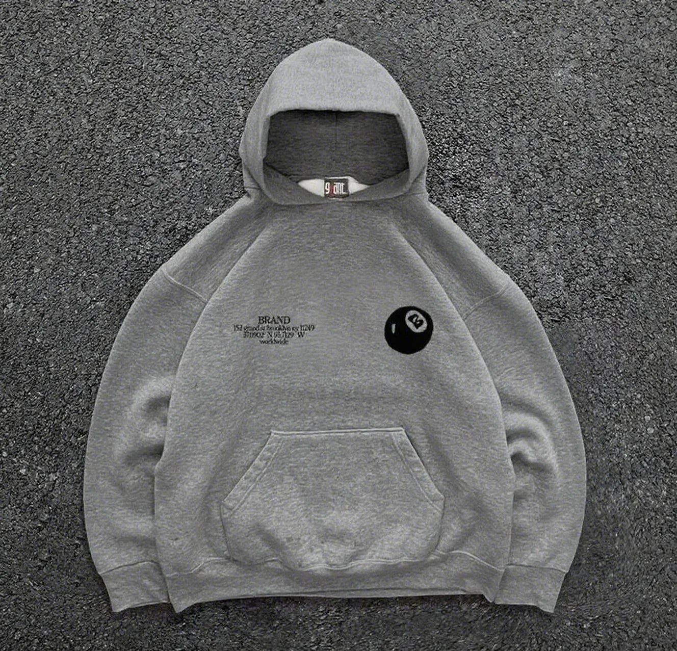 Hoodie Streetwear Homme – Motif 8-Ball Rétro | Oversize & Hip-Hop